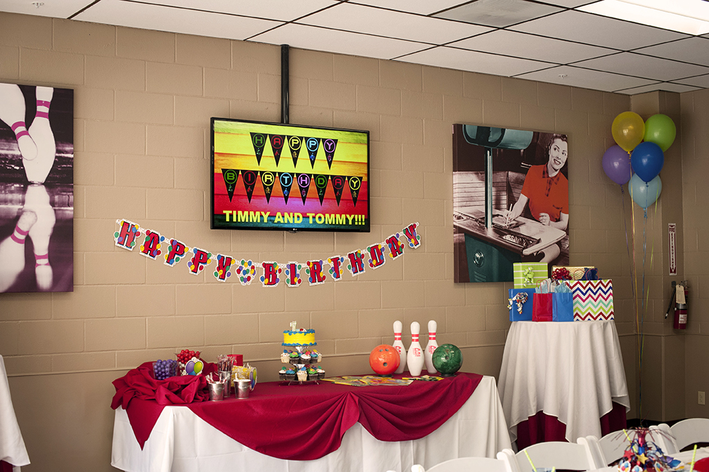 leatherneck-lanes_birthday-decoration.jpg