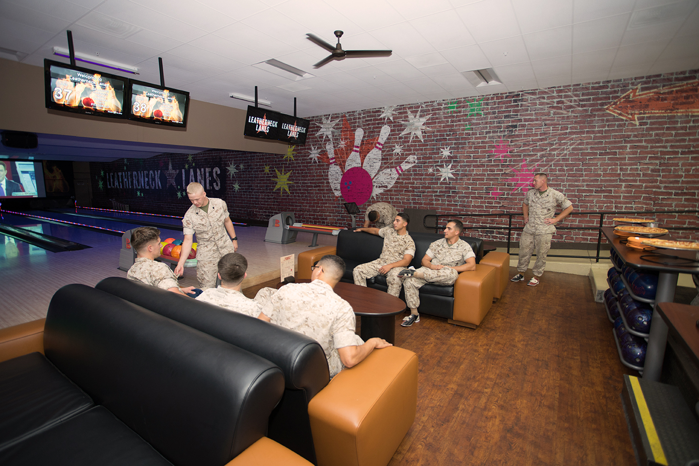 leatherneck-lanes_group-bowling.jpg