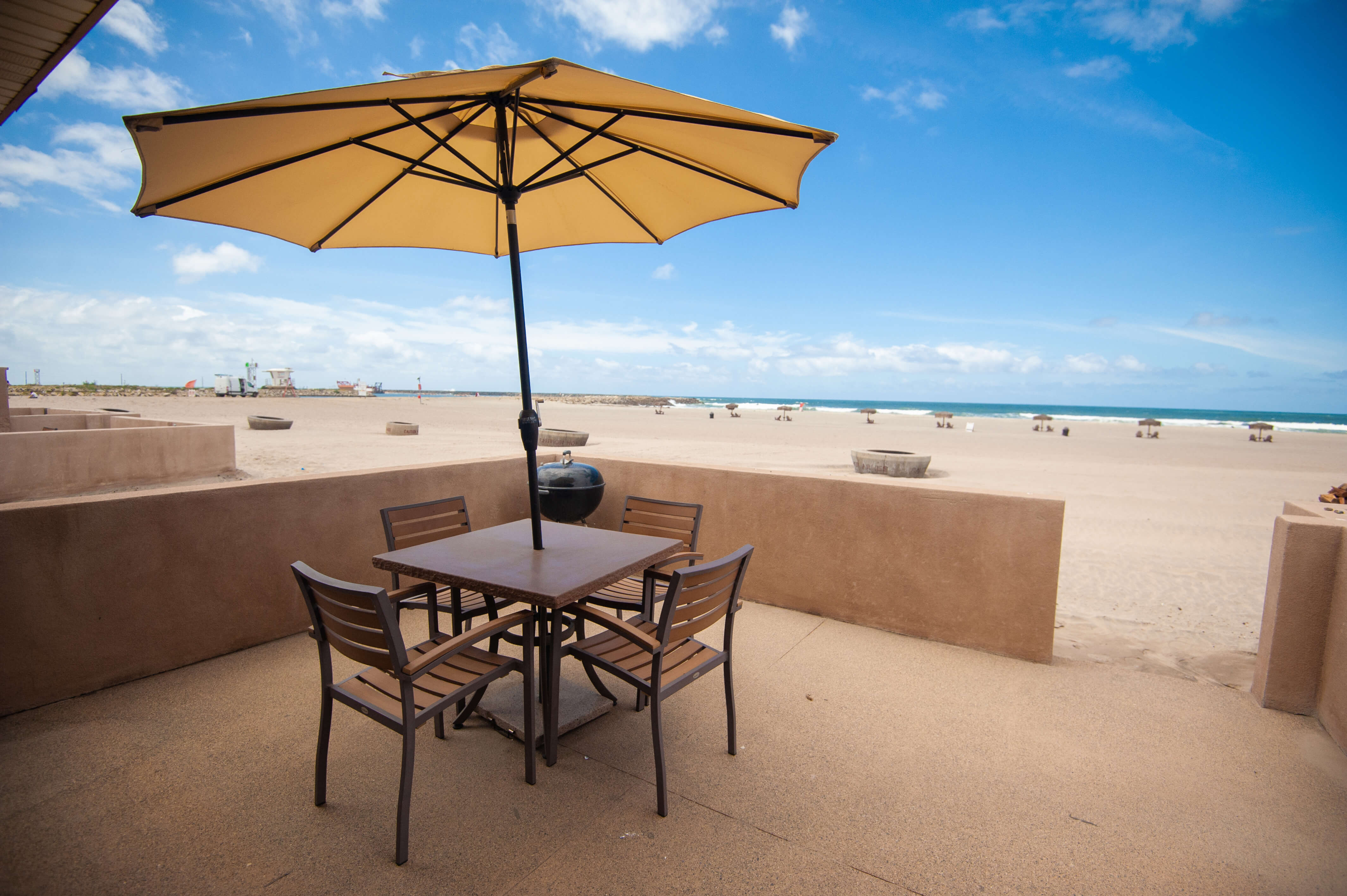 del-mar-beach-marina_beachfront_one-bedroom_patio.jpg